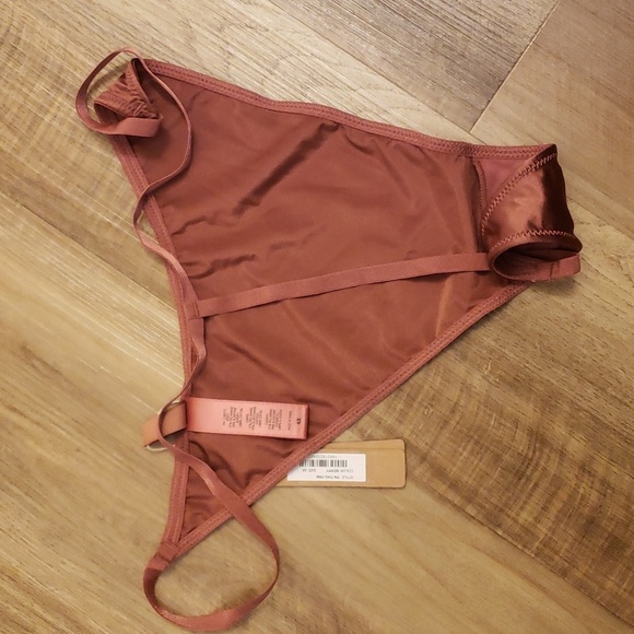 Skims Satin thong underwear - Picture 4 of 6